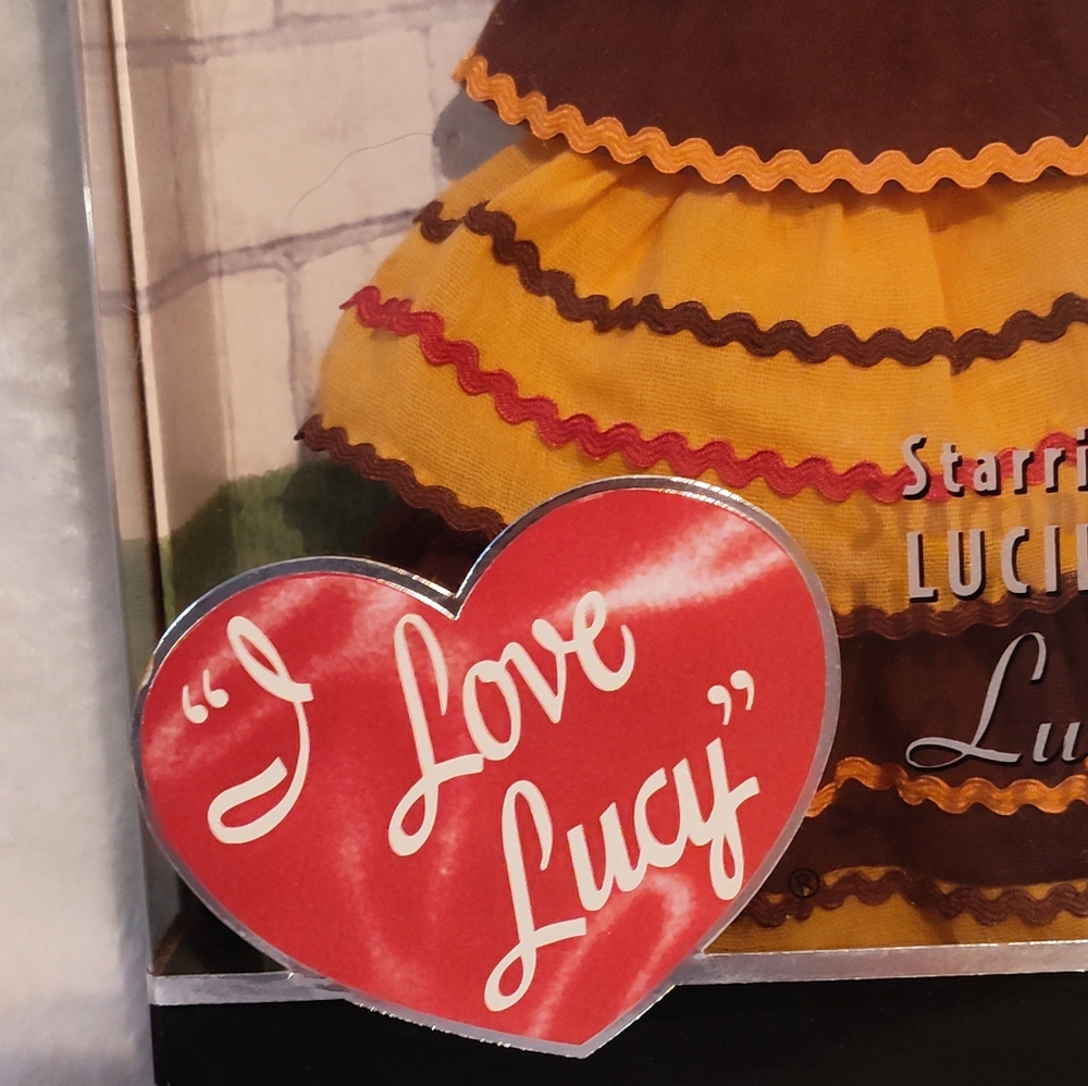 NWT!! 2005 Barbie Collector I Love Lucy Doll - Picture 5 of 13